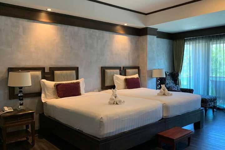 Room 5 of 62