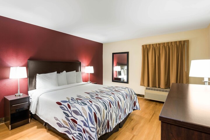 1 King Bed (14 of 23)