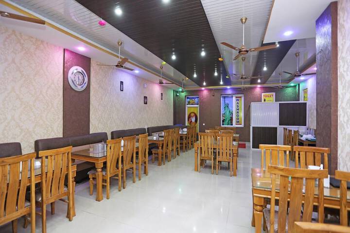 Dining 9 of 15