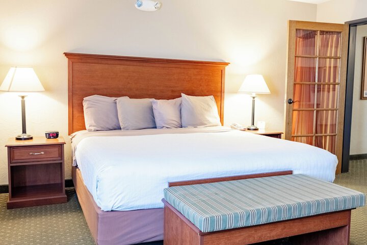 Room 8 of 33