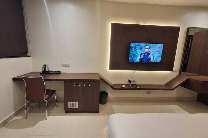 Room 12 of 31