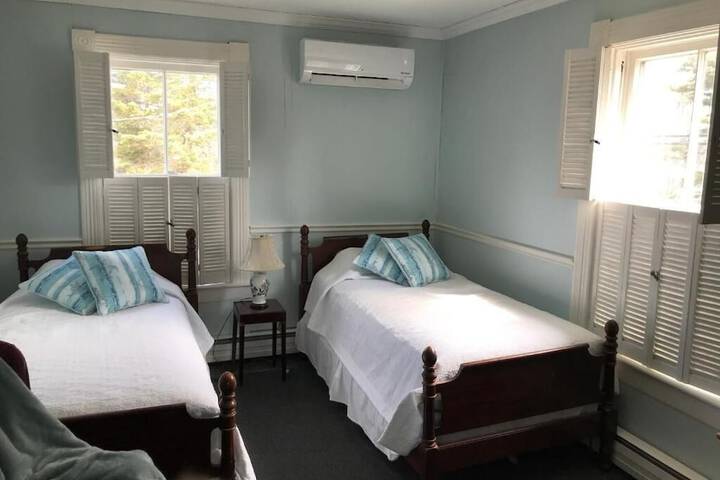 Room 12 of 40