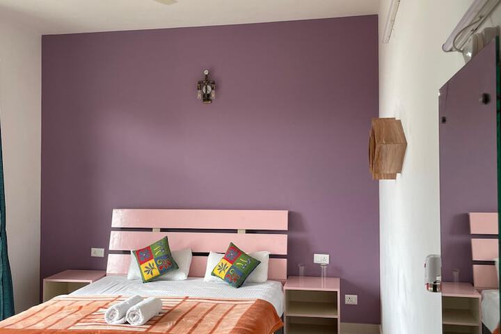 Room 3 of 34