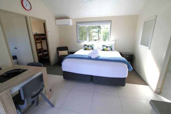 Room 10 of 123