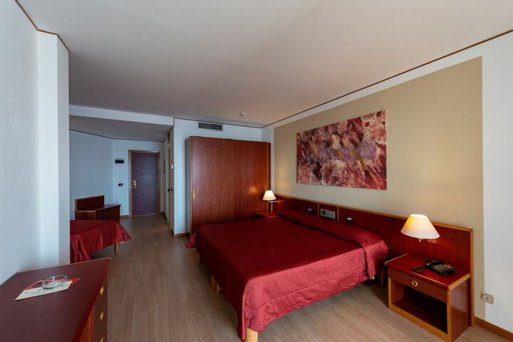 Room 4 of 31