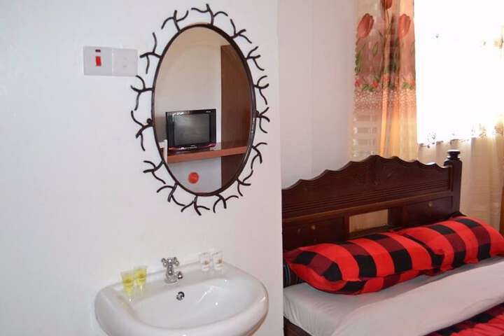 Room 17 of 31