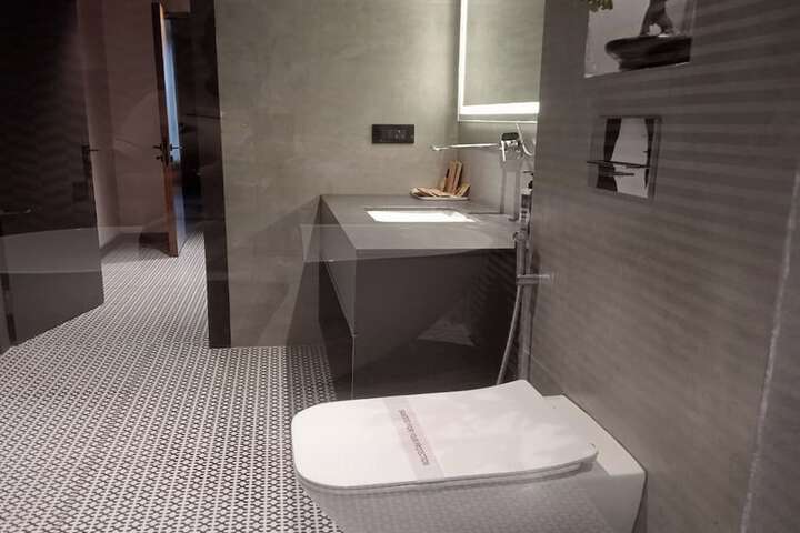 Room 3 of 47