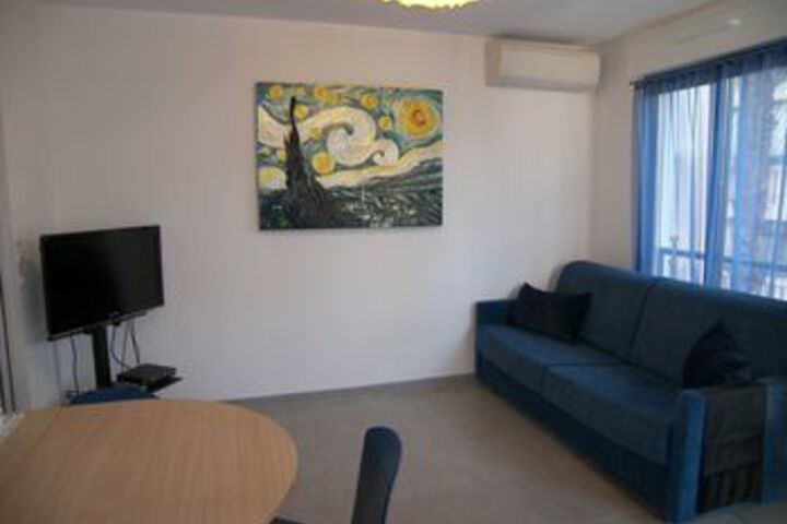 Room 27 of 27