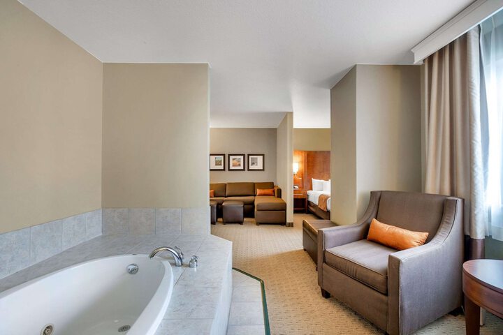 Room 15 of 48