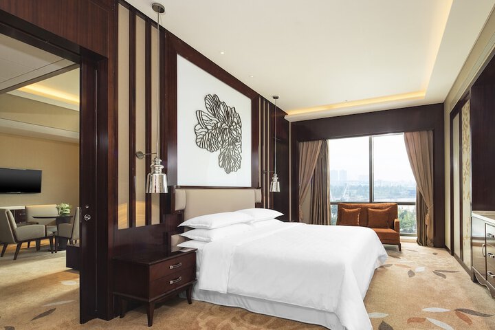 Room 4 of 35