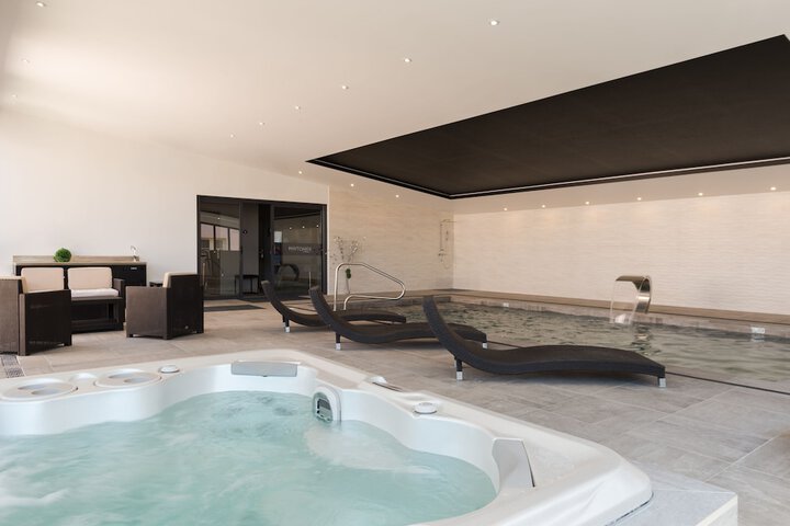 Spa 41 of 55