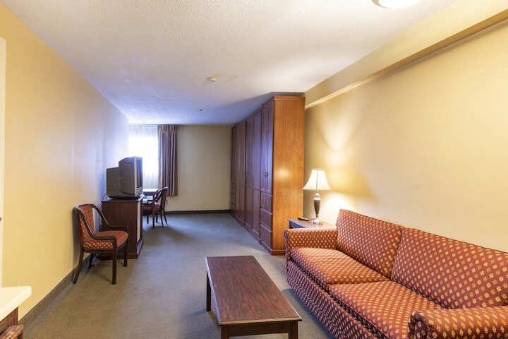 Room 12 of 84