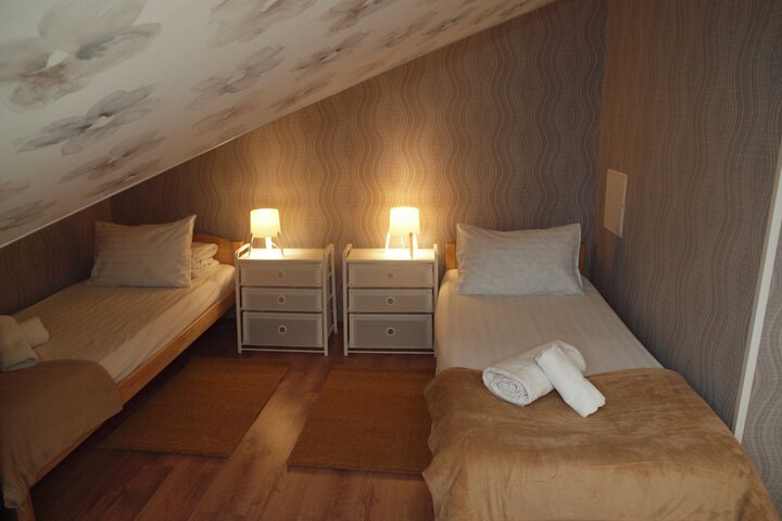 Room 10 of 69