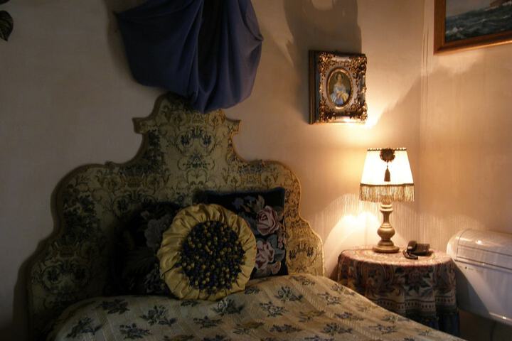 Room 3 of 56
