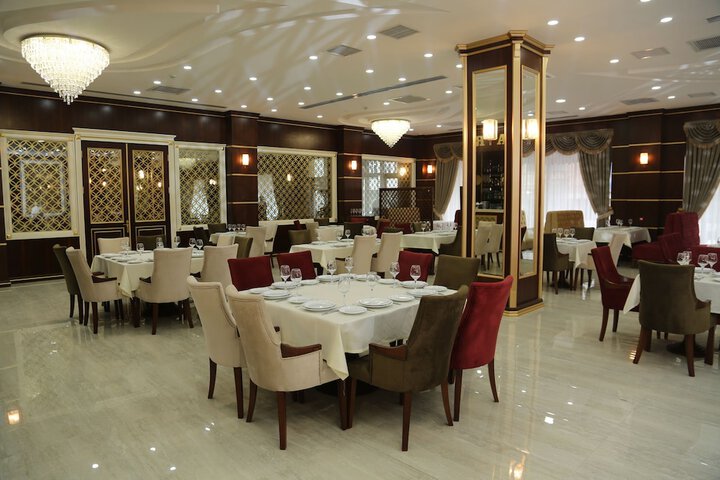 Dining 36 of 41