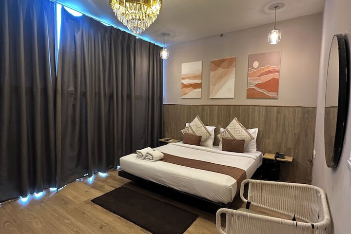 Room 16 of 47