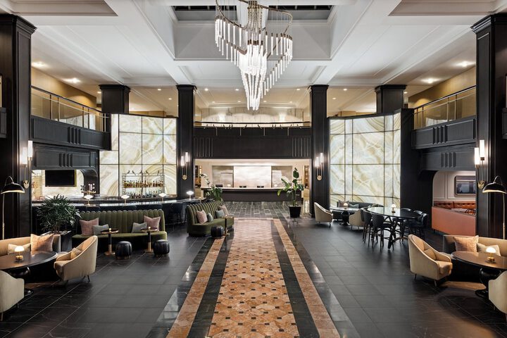 Lobby lounge