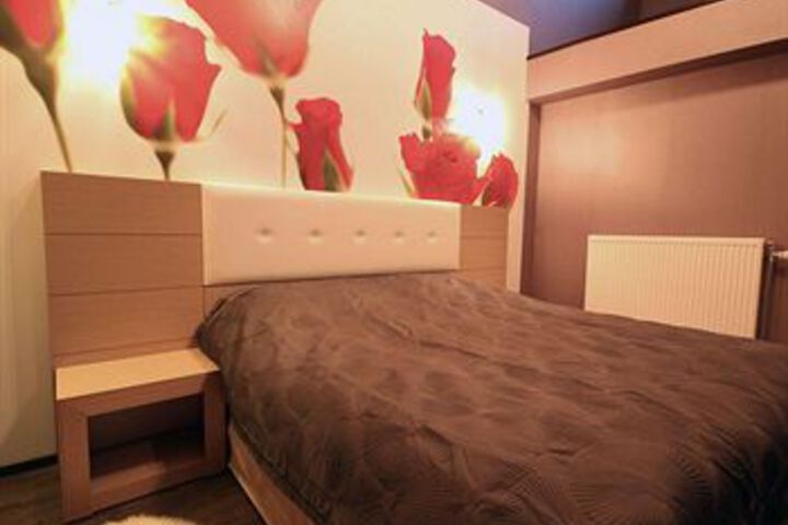 Room 2 of 29