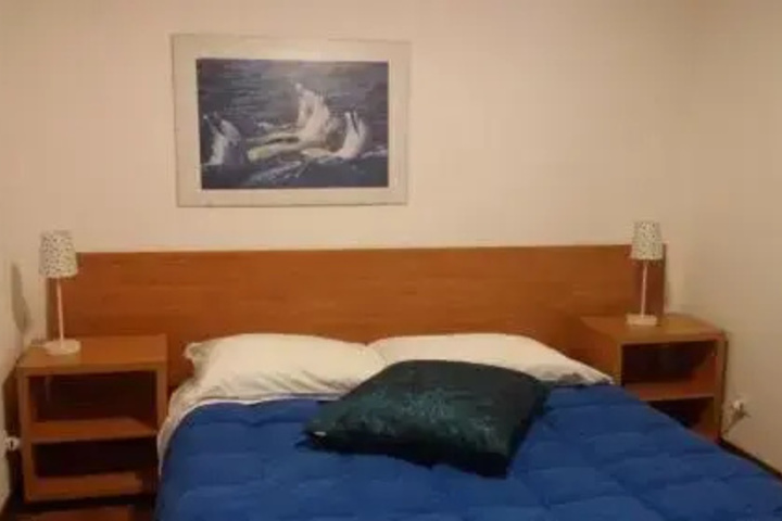 Room 2 of 11
