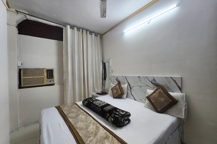 Room 14 of 22