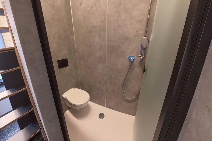 Room 80 of 93