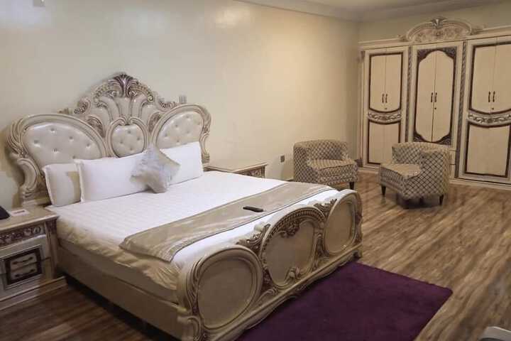 Room 8 of 24