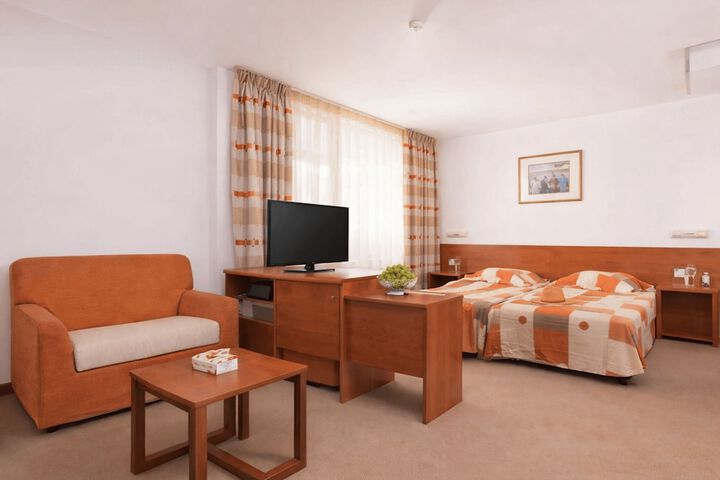 Room 10 of 23
