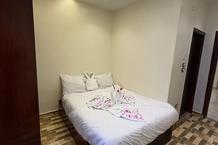 Room 4 of 23