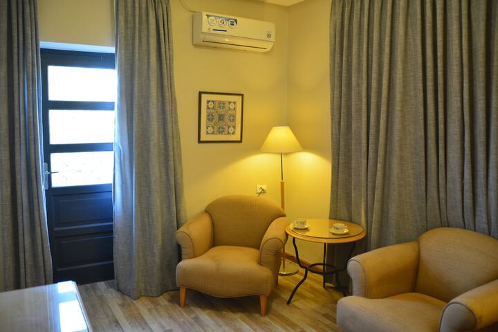 Room 34 of 47
