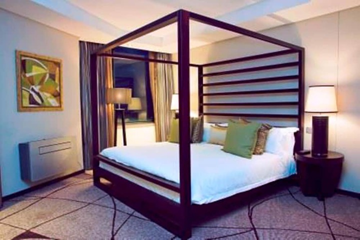 Room 26 of 137