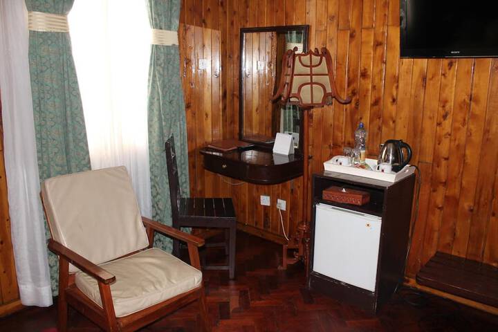 Room 25 of 43