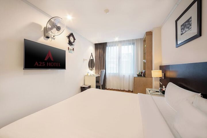 Room 15 of 28