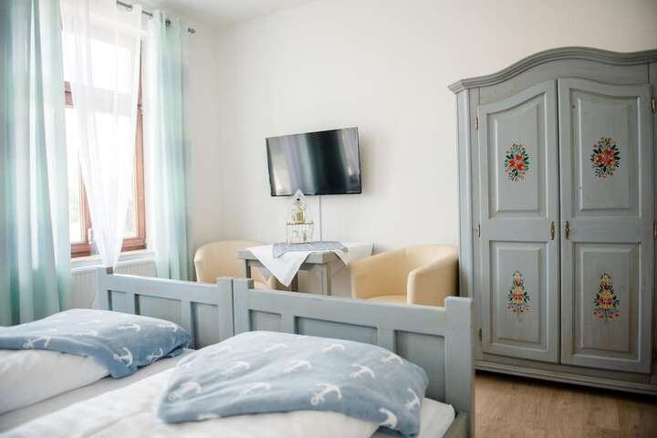 Room 22 of 48
