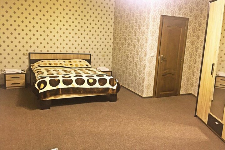 Room 24 of 48