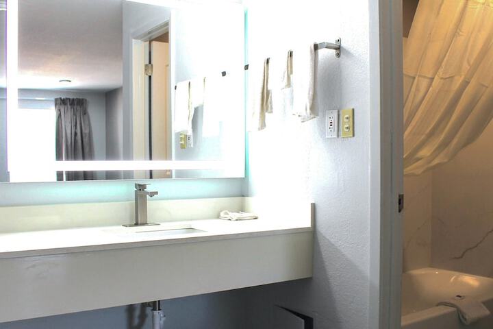 Room 18 of 24