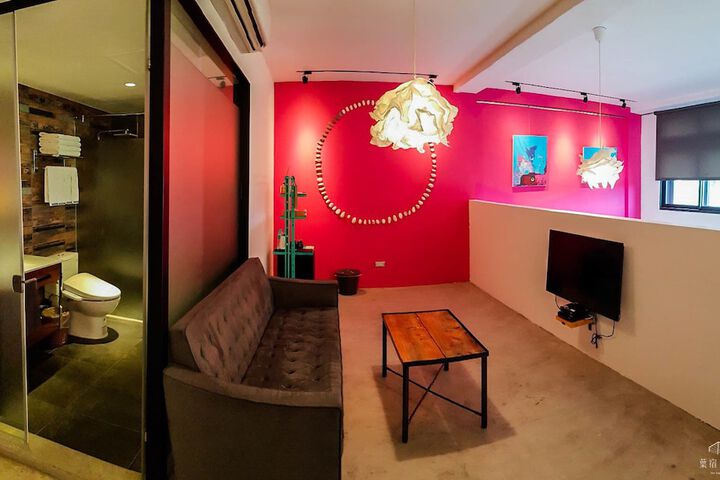 Room 52 of 127