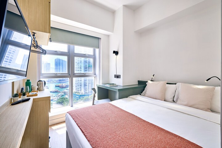 Room 4 of 34
