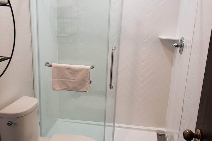 Bathroom shower