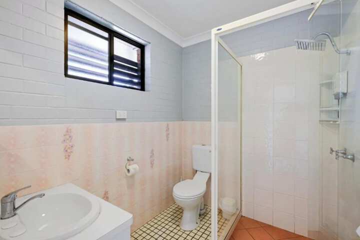 Room 12 of 26