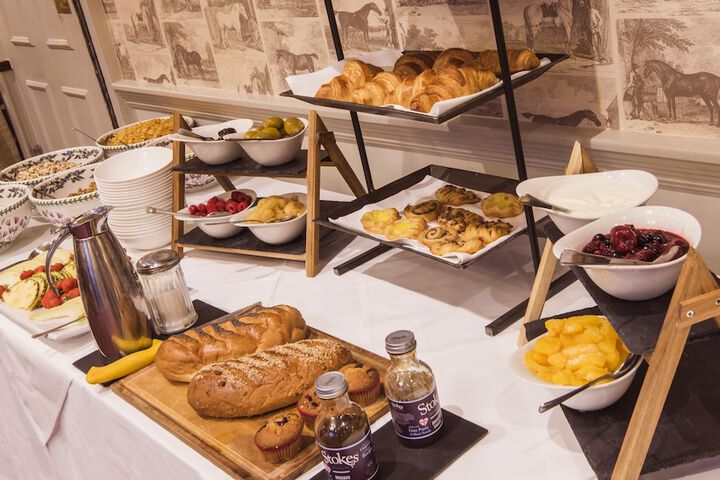 Breakfast/Coffee Service 72 of 118
