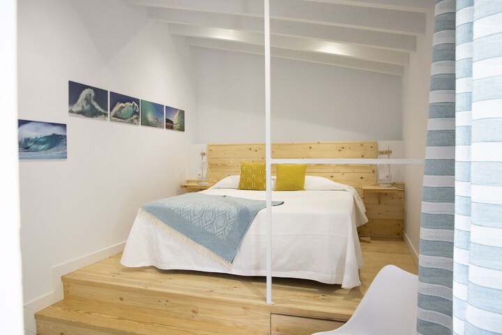 Room 42 of 164