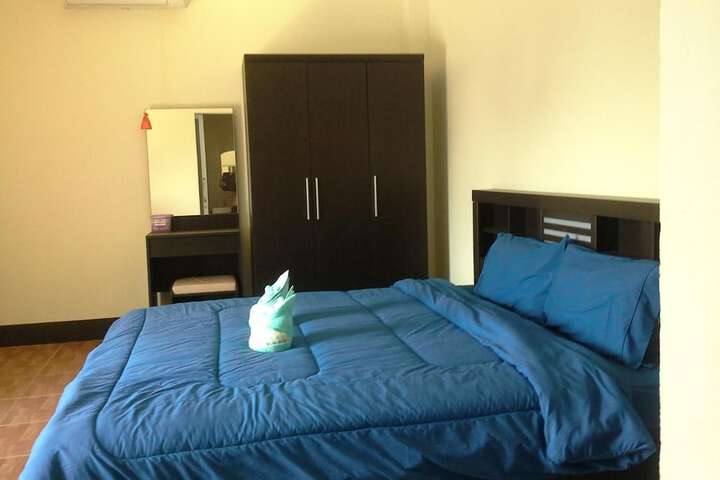 Room 27 of 46