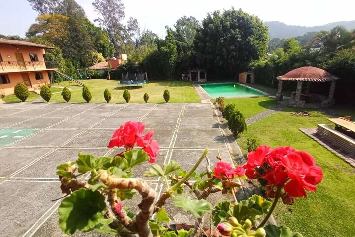 Pool 7 of 11