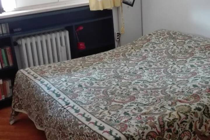 Room 4 of 42