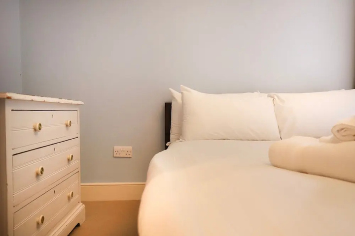 Room 16 of 20