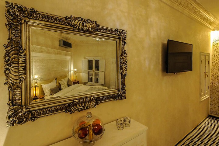 Room 9 of 28