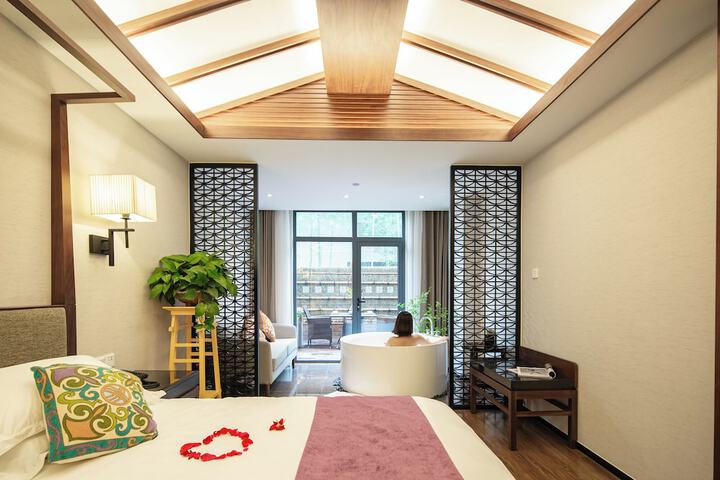 Room 40 of 111