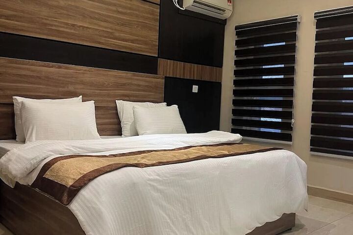 Room 17 of 61