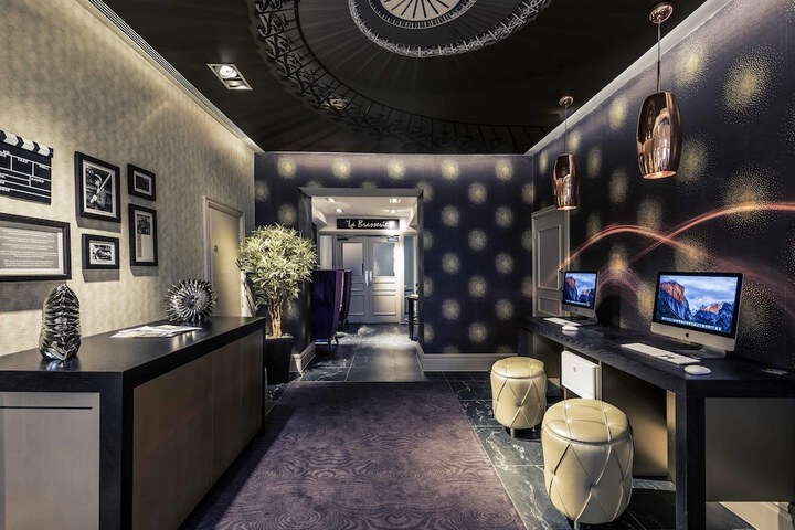 Business Center 100 of 116