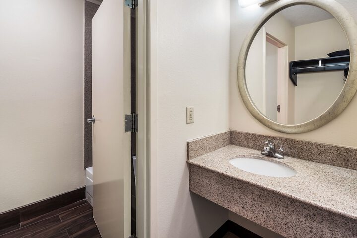 Bathroom sink
